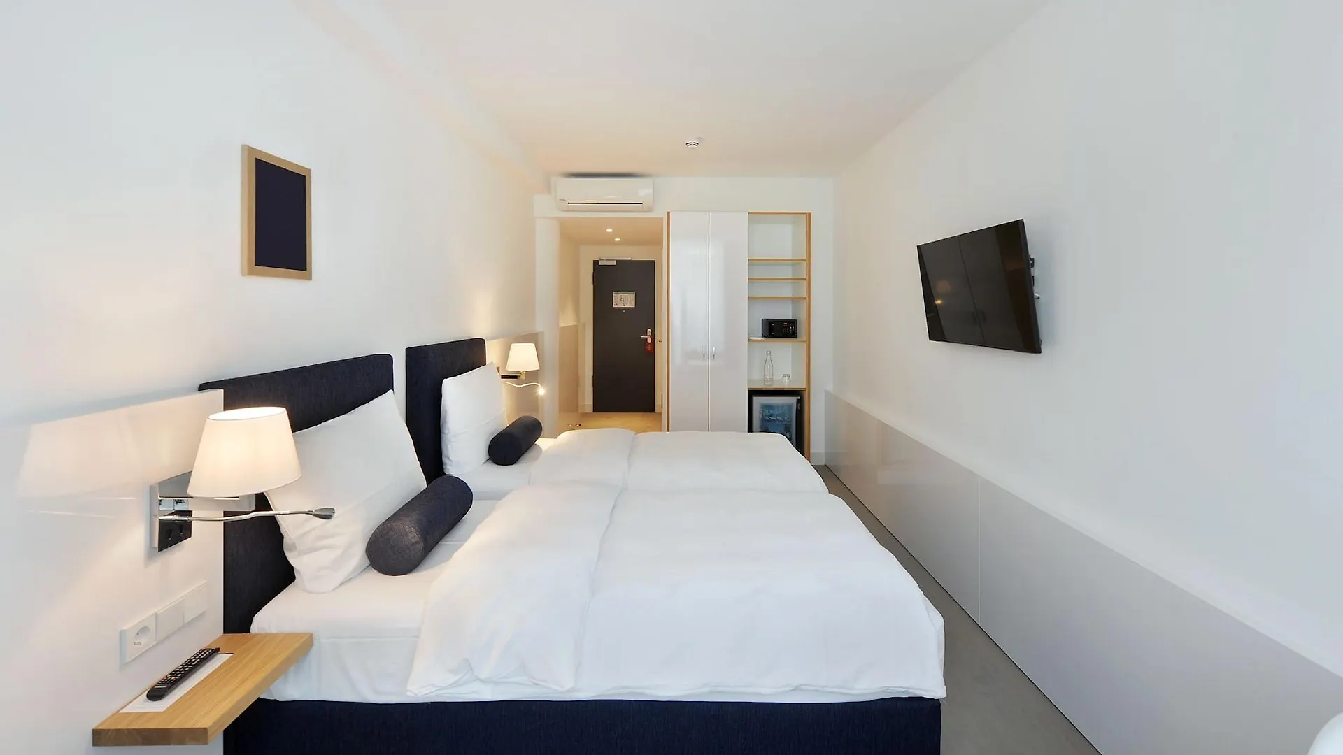 Bayer 89 VI Vadi Hotel Munich 3*,