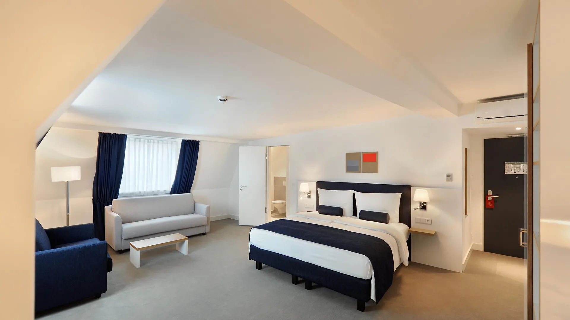 Bayer 89 VI Vadi Hotel Munich 3*,