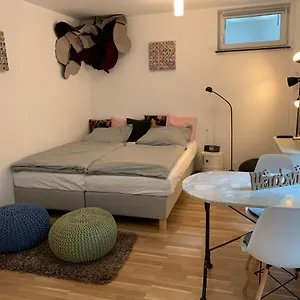 Helle Souterrainwohnung Mit Komfort Appartamento Monaco di Baviera