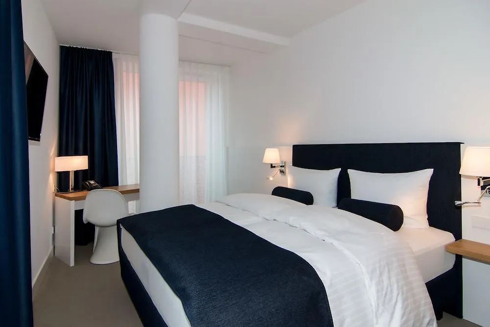 Bayer 89 VI Vadi Hotel Múnich 3*,